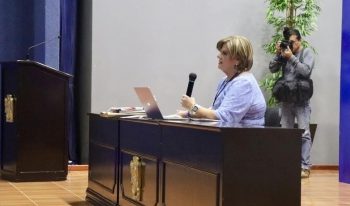 Imparten conferencia sobre “Neuroderechos e Inteligencia Artificial”, en foro científico