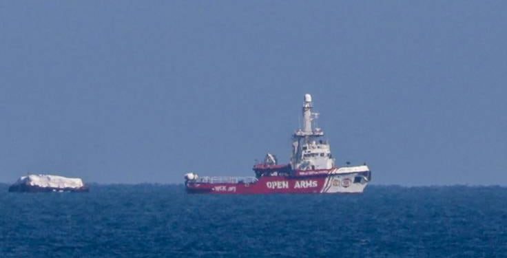 Llega 200 toneladas de ayuda humanitaria frente a las costas de Franja de Gaza
