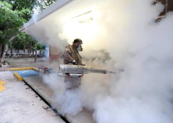 Salud descarta fumigación aérea contra el dengue a pesar de cifras históricas de casos