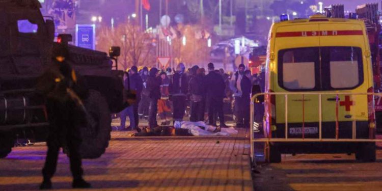Aumentan la cifra de muertos tras ataque terrorista en Moscú
