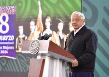 AMLO pide a las mujeres hacer marcha pacífica este 8 de Marzo