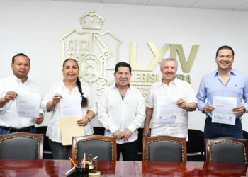 Diputados locales piden licencia para participar en campañas