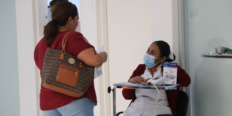 Pide ISSET a la población no bajar la guardia contra el dengue