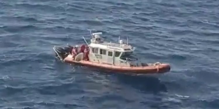 Rescatan a dos turistas a orillas de la cabecera Akumal