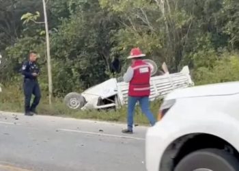 Al menos dos personas pierden la vida en trágico accidente en la carretera Carrillo Puerto-Chetumal