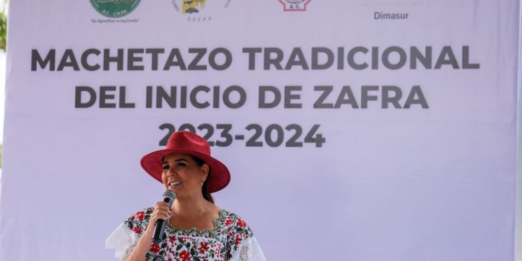 Con machetazo tradicional se oficializó zafra 2023-2024 en sur del estado
