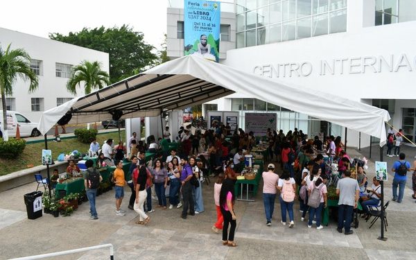 Inicia en la UJAT Feria Internacional del Libro 2024