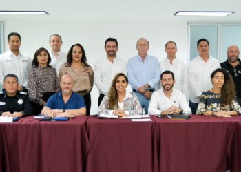 Autoridades se reúnen en Sesión del Consejo Hotelero del Caribe Mexicano