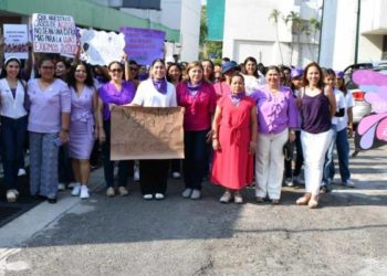 Voluntariado UJAT marcha a favor de la equidad de género
