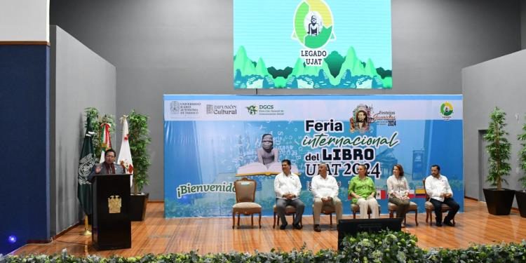 Reconoce gobernador Merino Campos aporte cultural de la FIL UJAT y Festejos Juaristas 2024