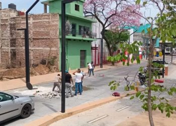 Comienzan trabajos de demolición en nuevo malecón para reparar fuga de agua