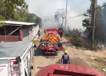 Autoridades controlan seis incendios de pastizales en Tabasco en un solo día