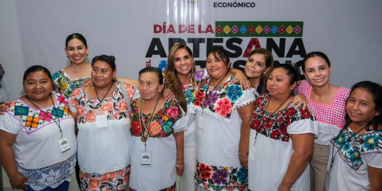 Artesanas y artesanos se capacitan en liderazgo y finanzas empresariales