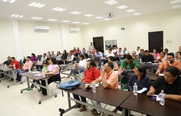 Archivistas, responsables del resguardo, organización y transparencia de historia documental