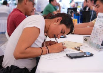 Realizan feria Empléate Mujer en Cancún