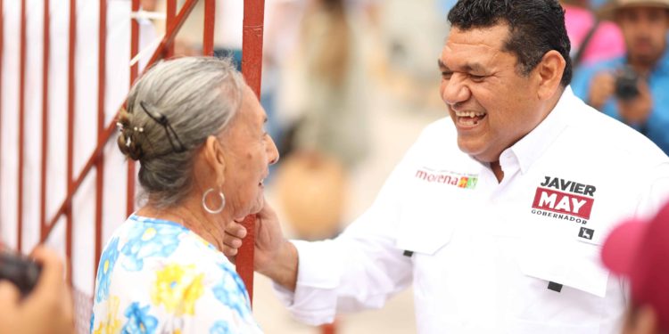 Javier May se compromete a abordar la problemática del ISSET en Tabasco