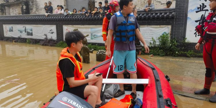 Al menos cuatro muertos tras intensas tormentas en el Sur de China