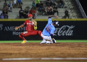 Águila de Veracruz vencen 5-2 a los Tigres de Quintana Roo en el Beto Ávila