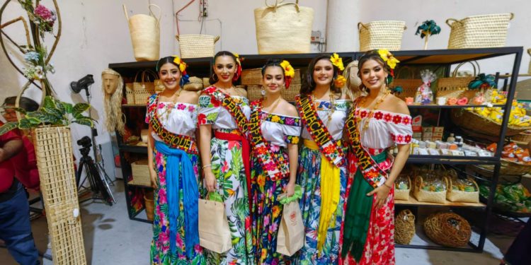Embajadoras de Tabasco comparten momentos con artesanos y visitantes