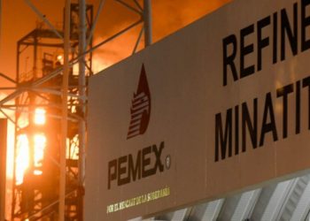Registran explosión en refinería de Pemex en Minatitlán, Veracruz