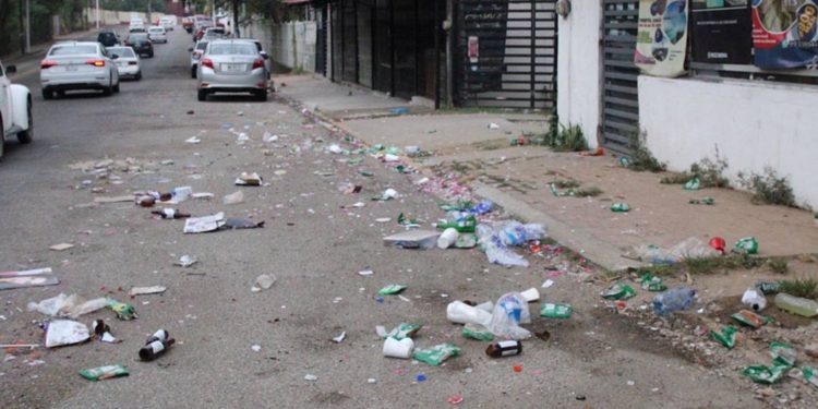 46 Toneladas de basura dejan asistentes al Desfile de Carros Alegóricos