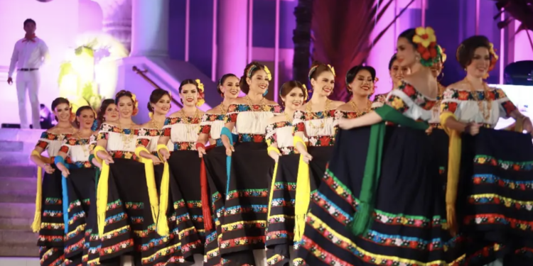 Causa polémica ‘error’ en traje de gala de embajadoras