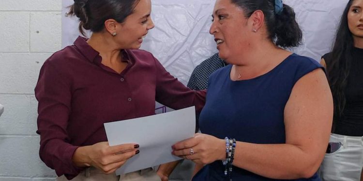 IEQROO hace entrega a Ana Paty Peralta, constancia oficial por la presidencia de BJ