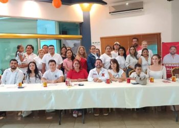 Emanuel Chacón se reúne con profesionistas para el bienestar de todas y todos los ciudadanos en Quintana Roo