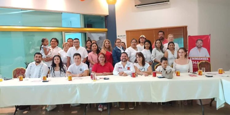Emanuel Chacón se reúne con profesionistas para el bienestar de todas y todos los ciudadanos en Quintana Roo