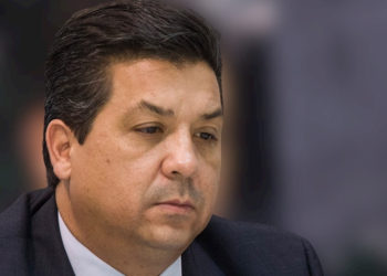 Juez otorga dos suspensiones definitivas a Cabeza de Vaca tras órdenes aprehensión en su contra