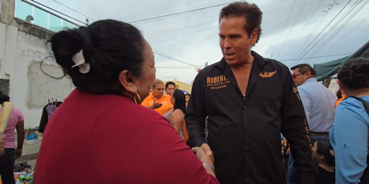 Palazuelos recorre regiones olvidadas en Cancún