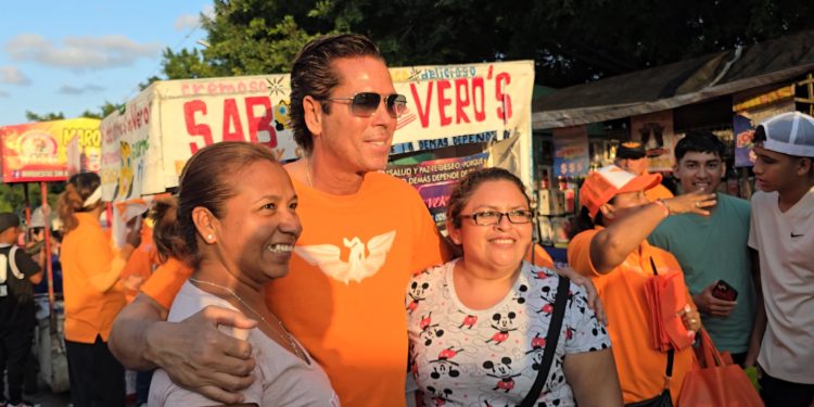 Apoyo a mujeres y a niños es primordial en el proyecto de Roberto Palazuelos rumbo al senado