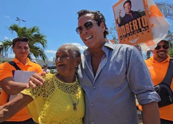 Roberto Palazuelos, suma liderazgos sindicales a su movimiento