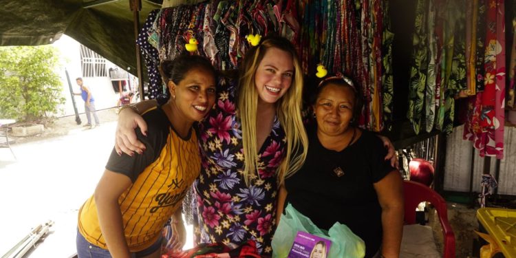 Paula Villanueva impulsa una visión renovada para Benito Juárez en el tianguis de la región 94