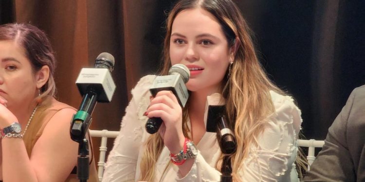 Paula Villanueva destaca en Mesa de Diálogo con propuestas para el desarrollo económico y la seguridad