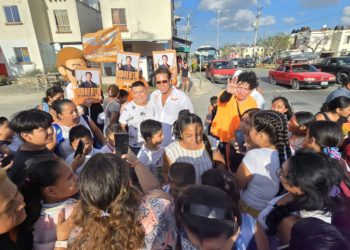 «Palazuelos sigue cultivando votos en colonias populares de Cancún»