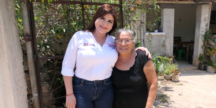 Respaldan leonenses proyecto de Fernanda Alvear para corregir el rumbo en Pto. Morelos