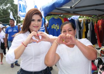 «Fernanda Alvear fortalece lazos con tianguistas y propone un Puerto Morelos más justo y seguro»