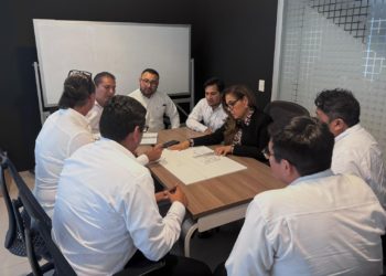 Reunión para mejorar la infraestructura eléctrica en Cancún