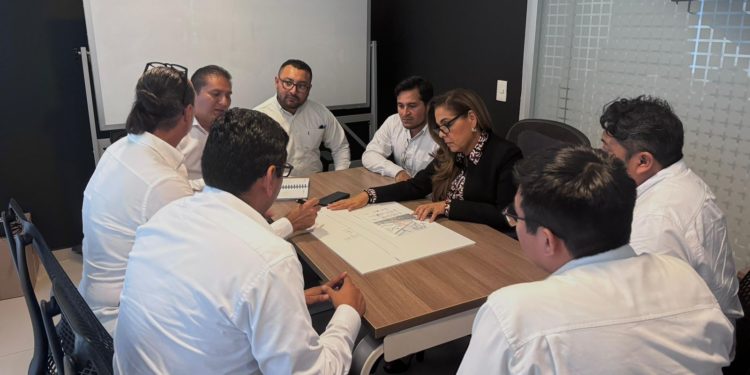 Reunión para mejorar la infraestructura eléctrica en Cancún