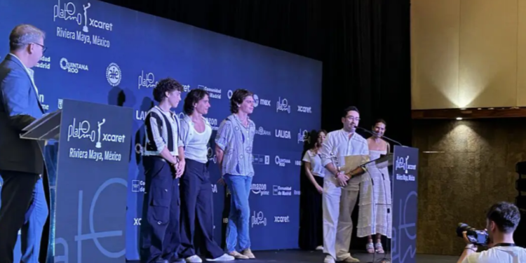 ‘La Sociedad de la Nieve’ se lleva dos Premios Platinos, Xcaret