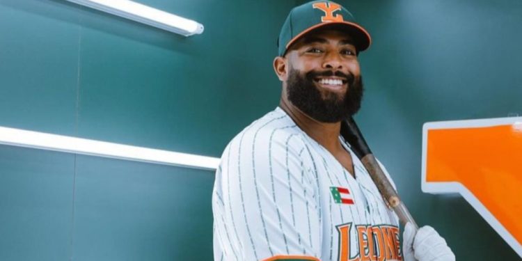 Rompe récord Artv Charles al producir 15 carreras en un juego