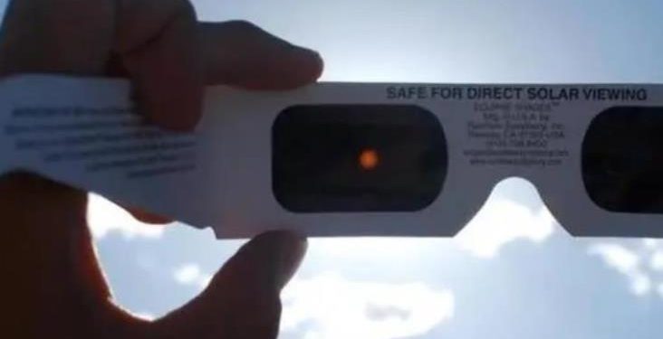 Recomiendan observar eclipse de manera segura, para evitar daños a la salud