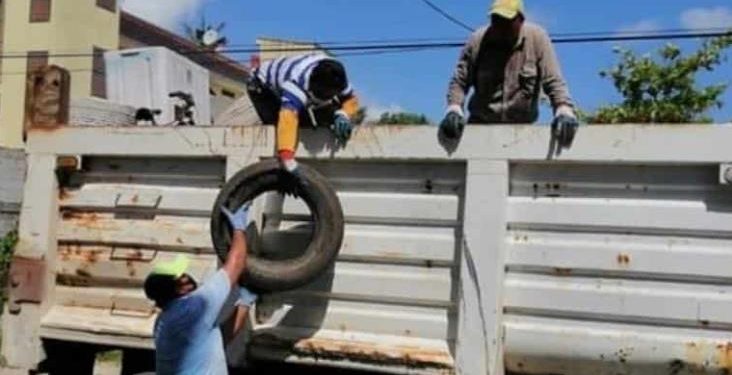 Continúa descacharrización para prevención del dengue en Paraíso