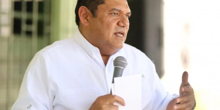 Javier May propone mejorar servicios de salud en Tabasco