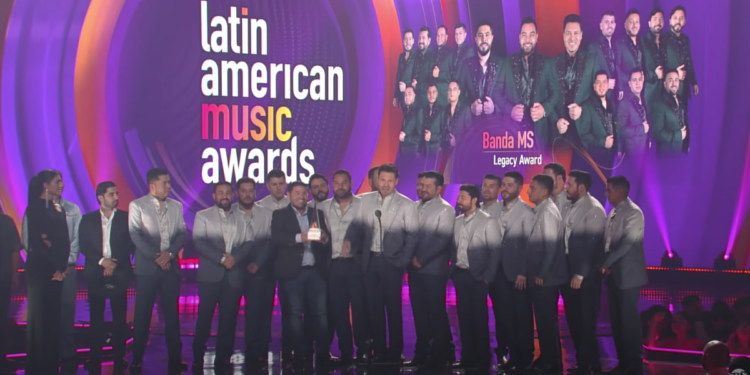 Banda MS se llevan el premio Legado Musical en los Latin Music Award