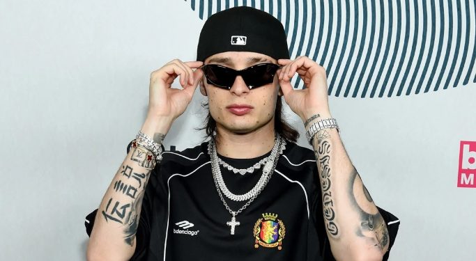 Peso Pluma rompe récord al ser el artista latino más escuchado en Youtube