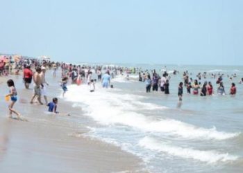 Alcaldesa de Paraíso anuncia continuidad de vigilancia en playas hasta el domingo