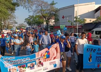 Marcha en Villahermosa en conmemoración del Día de la Concientización sobre el Autismo