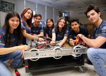 Alumnos de Prepa Tec Campus Jalisco representan a México en el concurso de Robótica Mundial